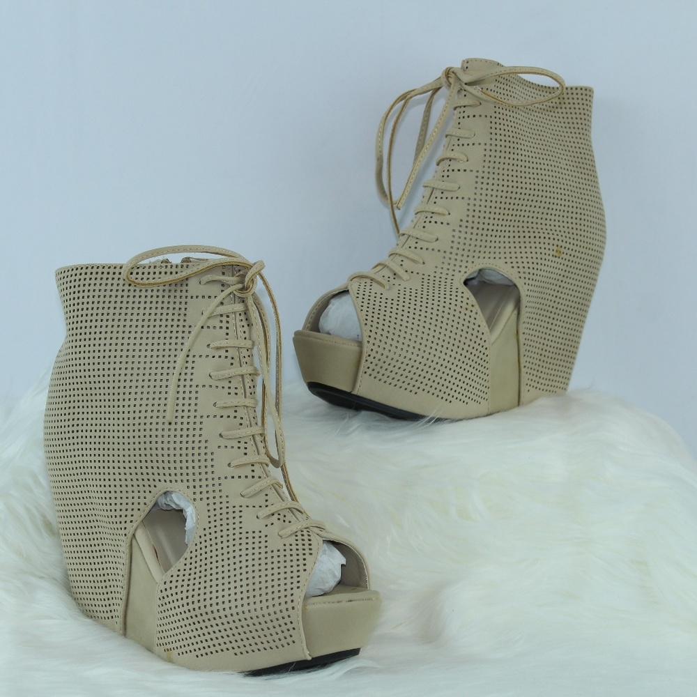 3/$25 Open Toe Platform Wedge Heels Size 7.5